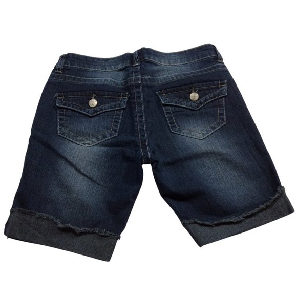 👗5/$25 - Medium Wash Jean Short w/ Frayed Hem - Picture 2 of 2